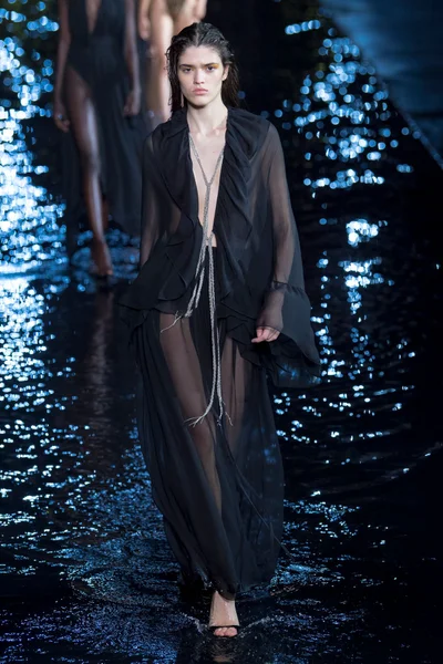 Look 76